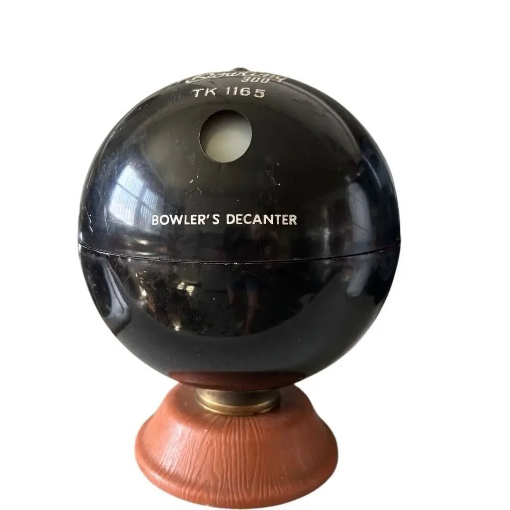 Bowling 300 TK 1165 Bowling Ball Bowler’s Decanter